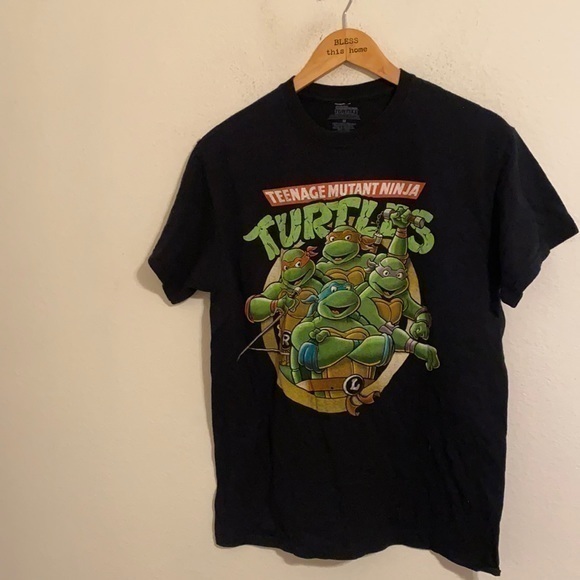 NINJA TURTLES BLACK GRAPHIC SHIRT MEDIUM - Picture 1 of 3